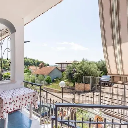 شقة Guesthouseminturnoit Lucia Sparagna مينتورنو