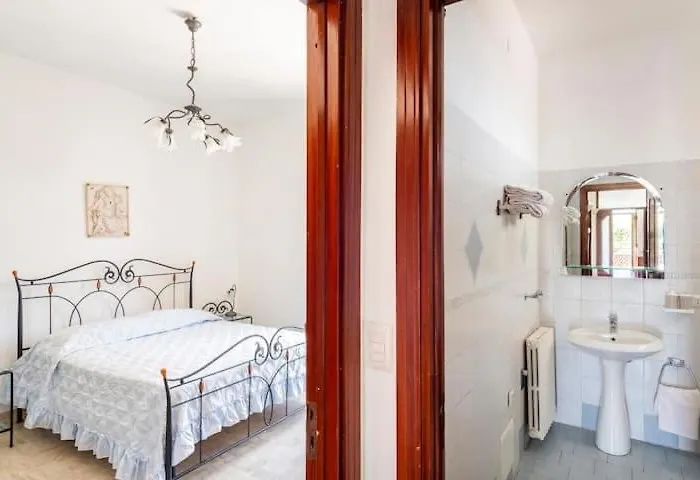 Guesthouseminturnoit Lucia Sparagna Minturno