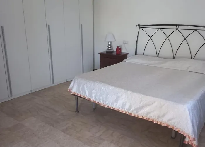 Guesthouseminturnoit Lucia Sparagna * Minturno