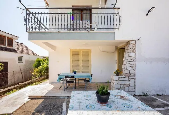 Guesthouseminturnoit Lucia Sparagna Minturno