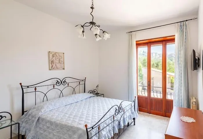 Apartmán Guesthouseminturnoit Lucia Sparagna *