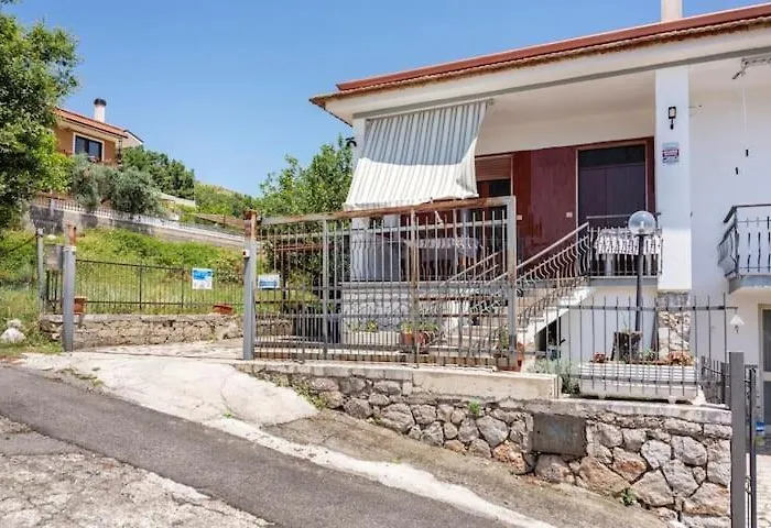 Guesthouseminturnoit Lucia Sparagna *