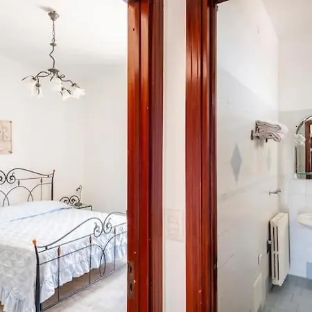 Guesthouseminturnoit Lucia Sparagna Minturno