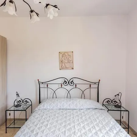 Apartment Guesthouseminturnoit Lucia Sparagna