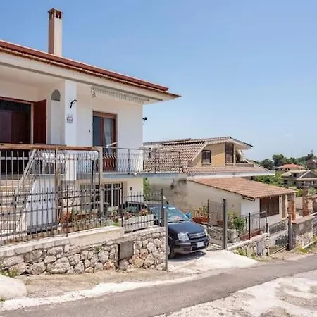 Guesthouseminturnoit Lucia Sparagna Lejlighed *