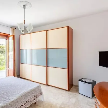 Guesthouseminturnoit Lucia Sparagna Apartment Minturno