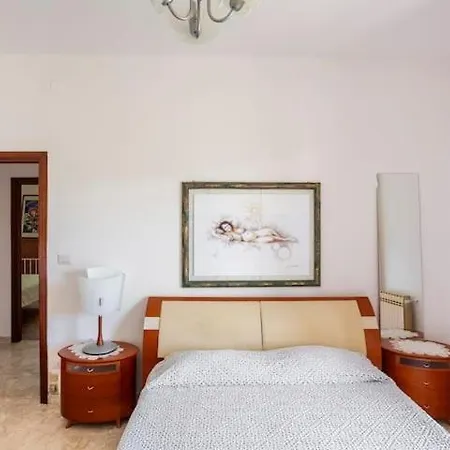 Guesthouseminturnoit Lucia Sparagna