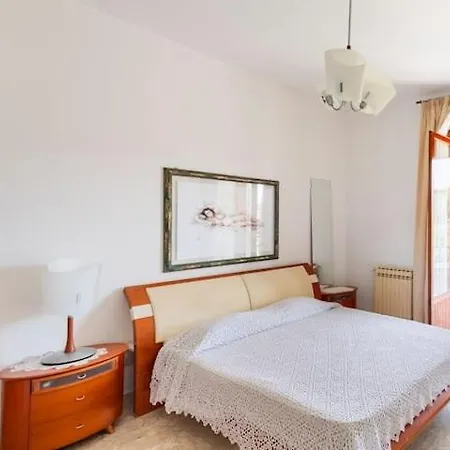 Guesthouseminturnoit Lucia Sparagna * Minturno